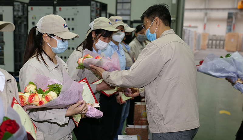 >男神登場，愿望實現(xiàn)！